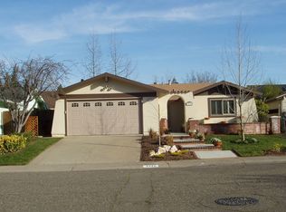 9528 Linda Rio Dr, Sacramento, CA 95827