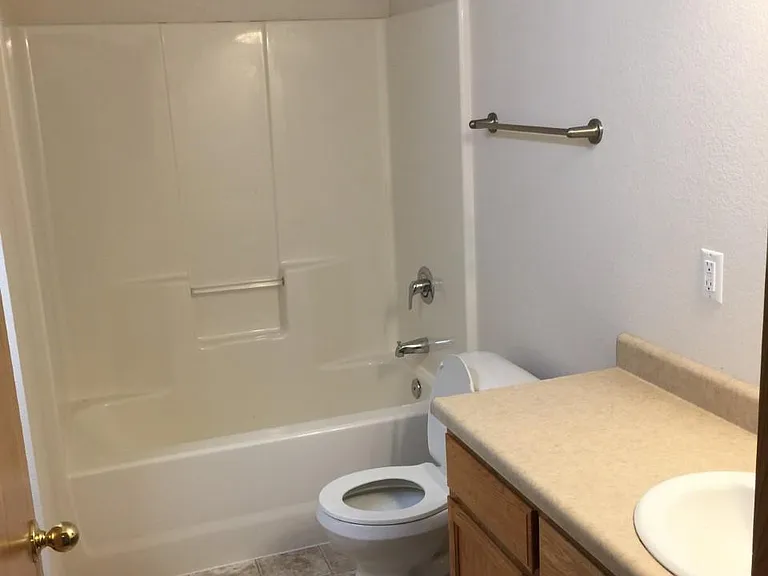 436 Holbrook Ln #C — Photo 20