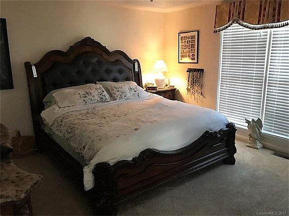 5th image of 279 Lariat Dr