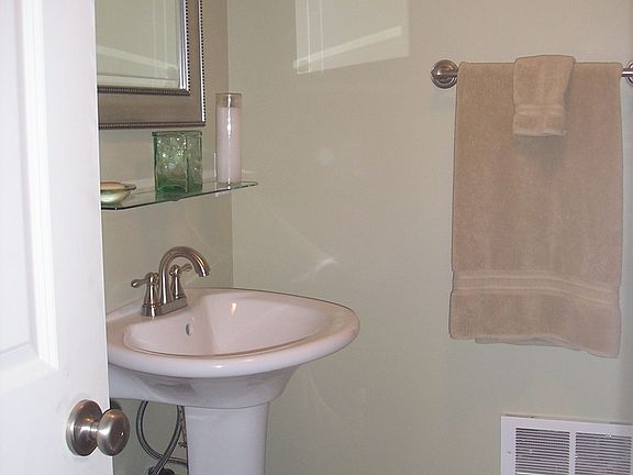 basement 1/2 bath