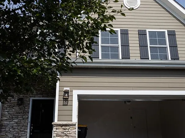 2045 Cool Springs Dr, Pittsburgh, PA 15234