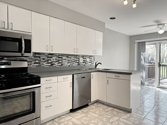 3rd image of 1138 Baythorne Dr