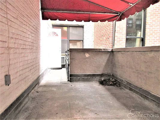 Rented by City Connections Realty | media 18