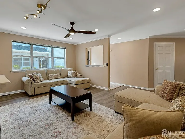 177 Bexley Ln — Photo 8
