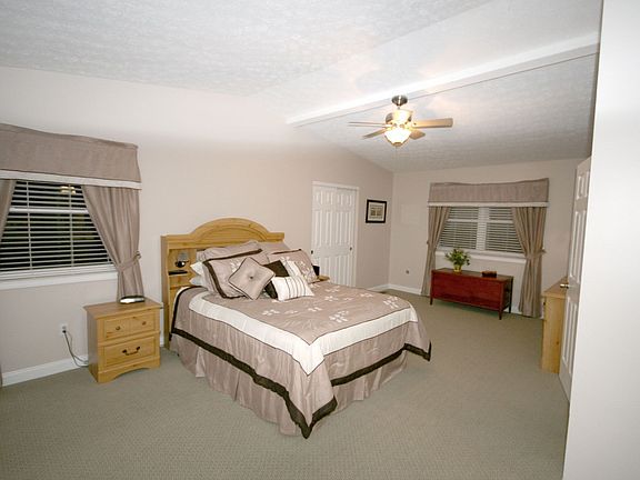 4th image of 3107 Louise Ave