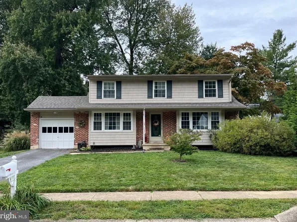 16 Sturbridge Dr, Wilmington, DE 19810