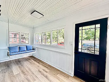 3 bed, 1.5 bath, 1653 sqft, $1,800 — Photo 4