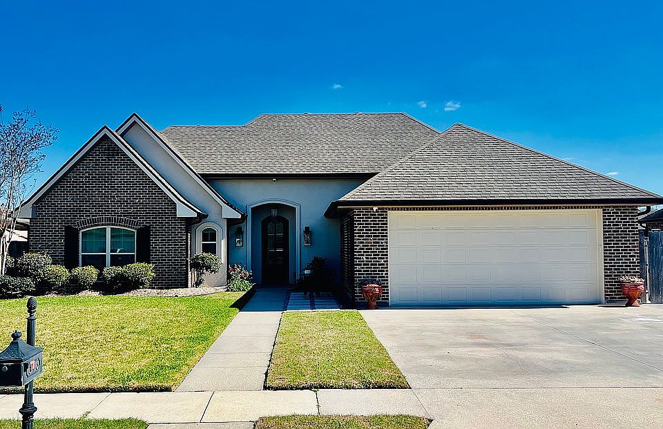 1st image of 613 Shadowlawn Dr