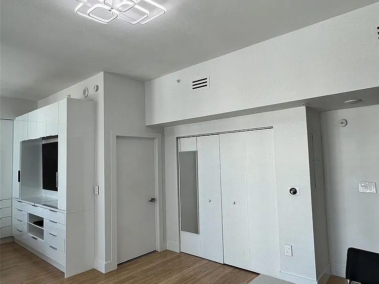 133 NE 2nd Ave — Photo 19