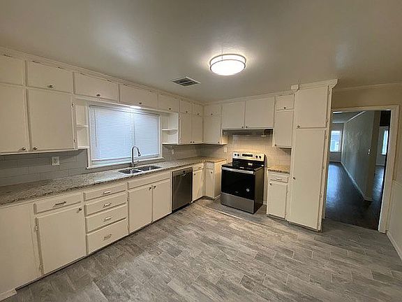 3rd image of 5110 E 22nd Pl
