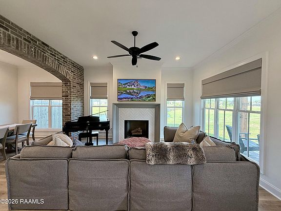 3rd image of 108 Lenova Ln