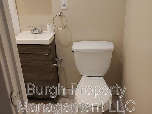 3rd image of 337 McKinley Ave APT 1