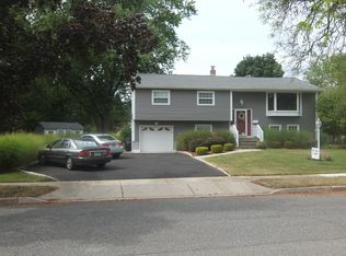 105 Andover Dr, Wayne, NJ 07470