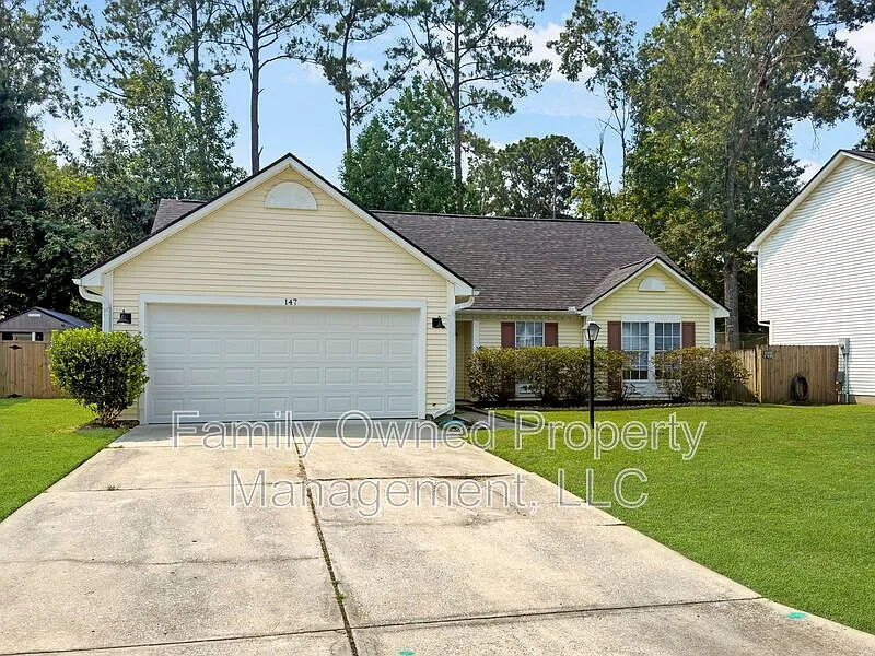 3 bed, 2.0 bath, 1490 sqft, $2,200 — Photo 4
