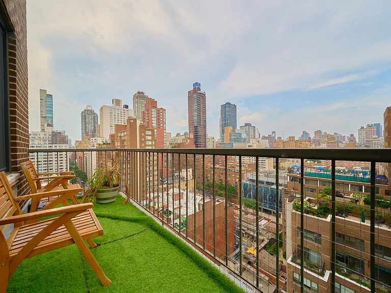 344 E 63rd St #PHA — Photo 3