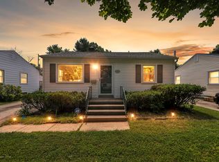 828 Maplehill Ave, Lansing, MI 48910