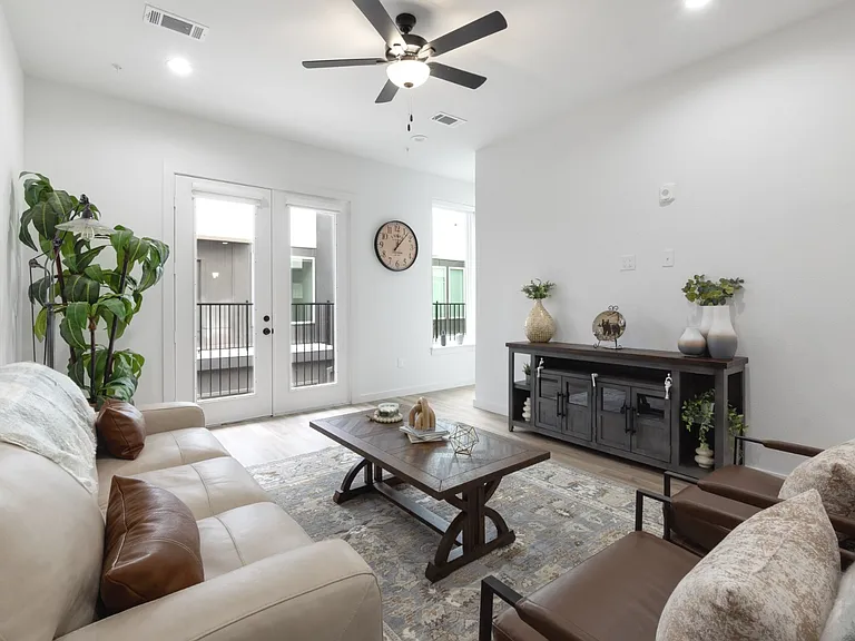 4314 Roseland Ave #104 — Photo 6