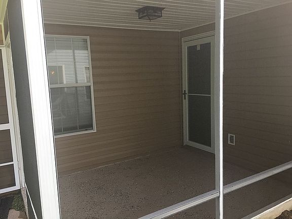 Screened patio 