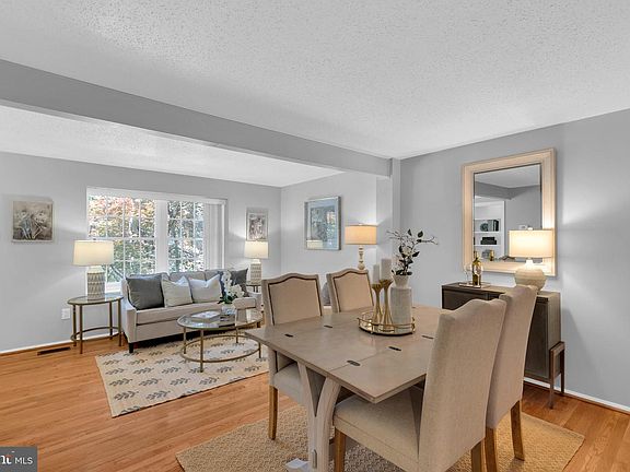 2nd image of 6806 Heatherway Ct