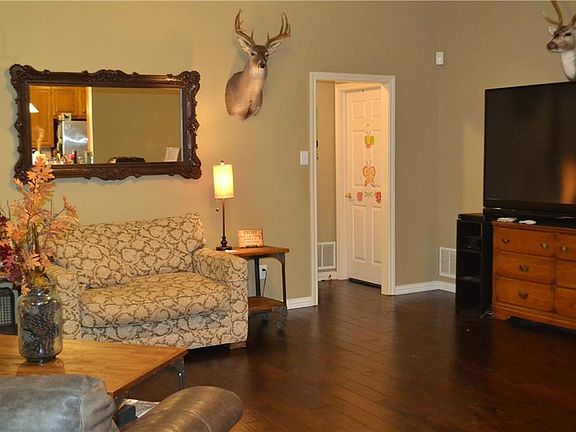 4th image of 1301 Squires Ln