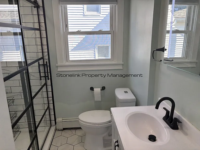 321 Budlong Rd — Photo 13