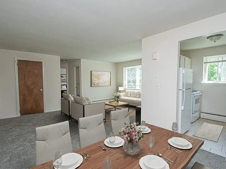35 Evergreen Ave — Photo 2