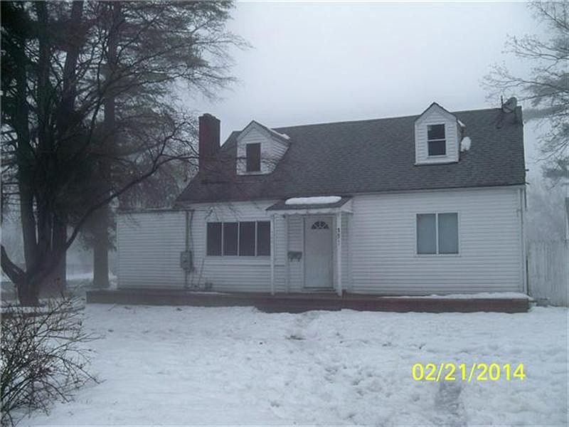 2nd image of 151 3rd Ave