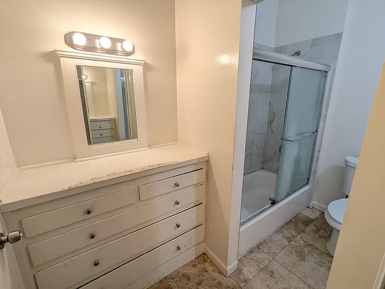 5337 Monroe St #4 — Photo 7
