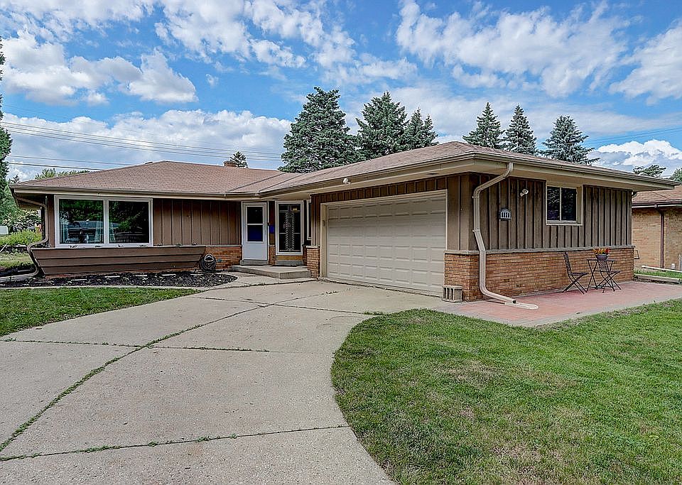 1st image of 8120 W Dreyer Pl