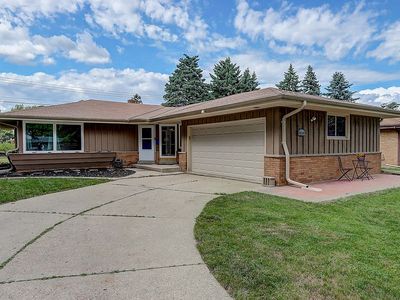 8120 W Dreyer Pl, West Allis, WI, 53219