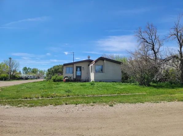 304 2nd St N, Sunburst, MT 59482