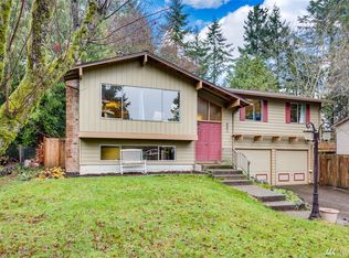 884 NE Sutton Pl, Bremerton, WA 98311