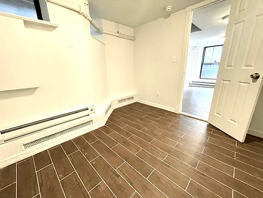 Rented by J PRESTON AND ASSOCIATES INC | media 16