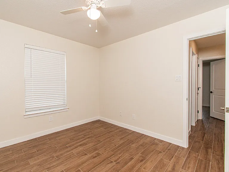 304 Timber Ridge Dr — Photo 13
