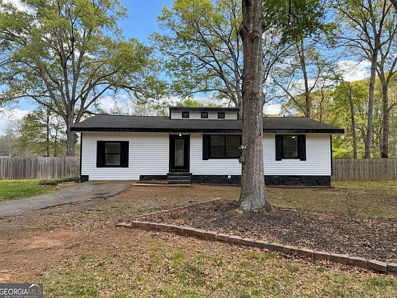 3rd image of 85 Hidden Forest Rd