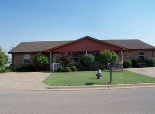 100 Hosanna Ave, Elk City, OK 73644