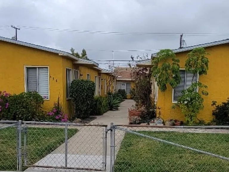 Oregon Street — Photo 1