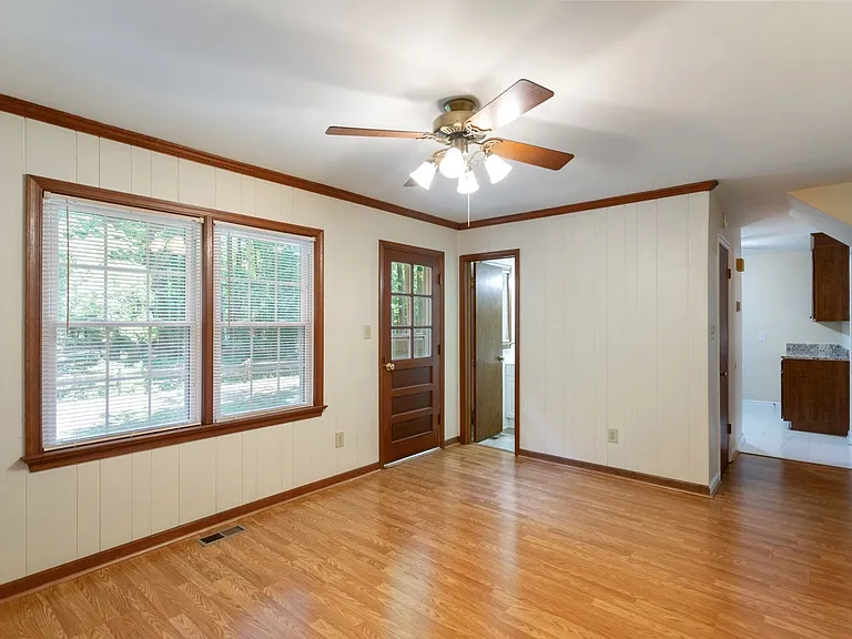 106 Rowe Dr — Photo 10