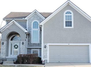 18381 157th St, Olathe, KS 66062