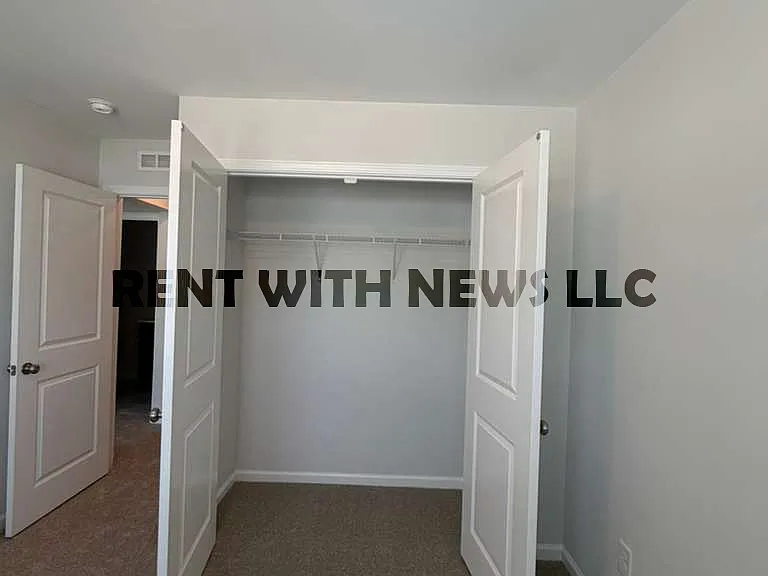 115 Hunston Dr — Photo 19
