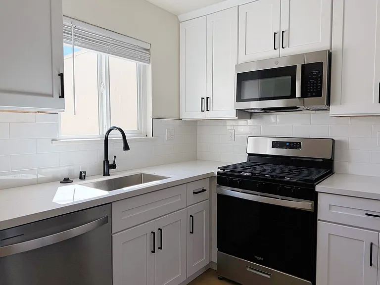 10160-10162 Park Cir E — Photo 10