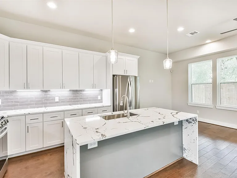 810 Mansfield St — Photo 19
