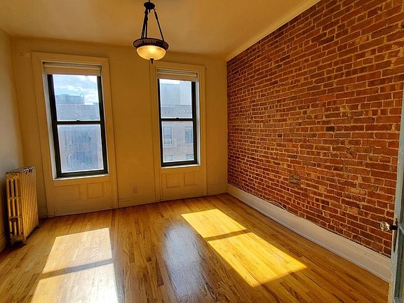 3rd image of 53 W 111th St #5