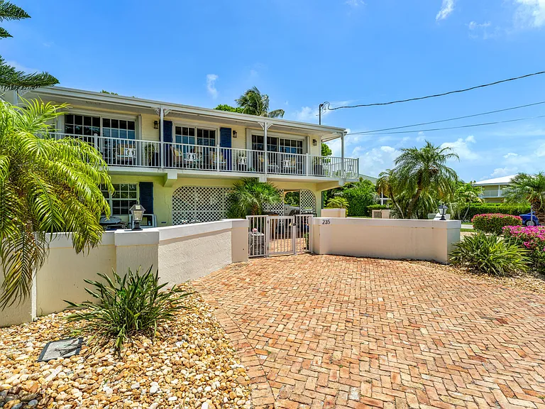 235 W Seaview Cir — Photo 39