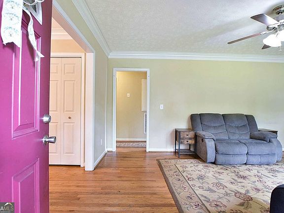 3rd image of 1543 39th St