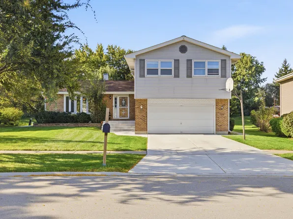 1727 Roosa Ln, Elk Grove Village, IL 60007