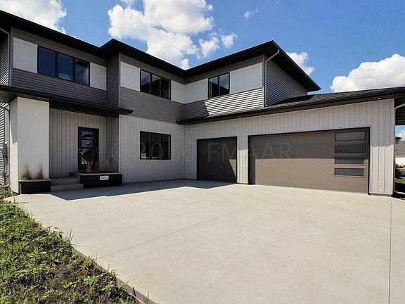 3rd image of 3012 Claire Dr E