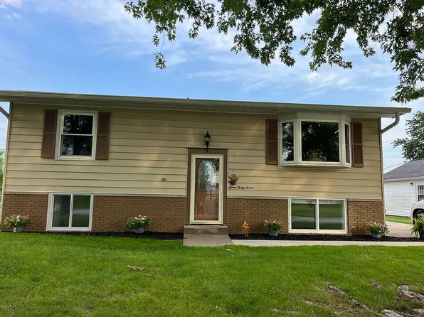 1547 Meadow Lark Dr, Galesburg, IL 61401