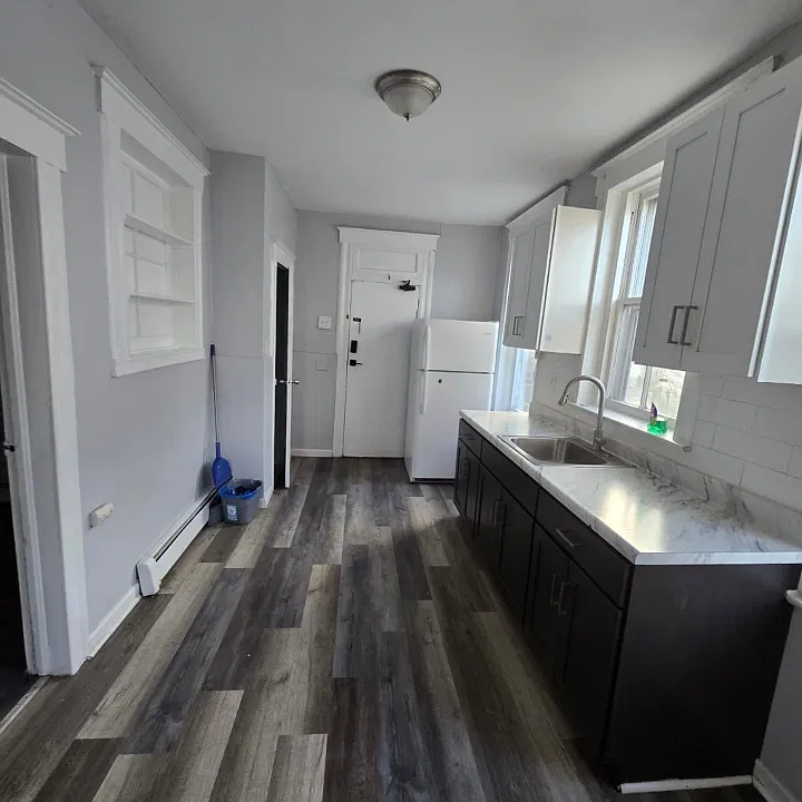 119 Inslee Pl #2L