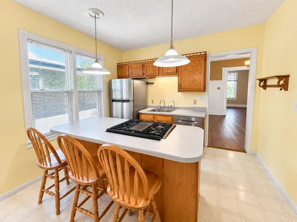 1145 Beech St, Saint Paul, MN 55106